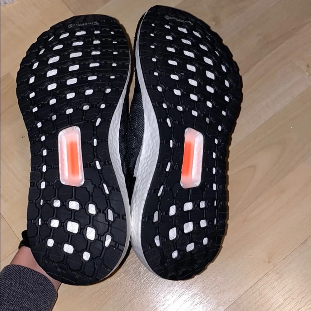 adidas Women's Black and White Sneakers - Picture 6 of 7